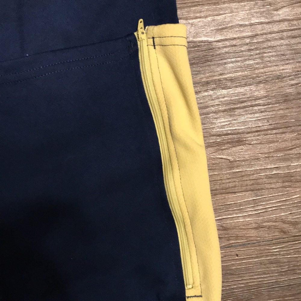 SOLD⭐️GT football Navy & gold sweats - Picture 5 of 8